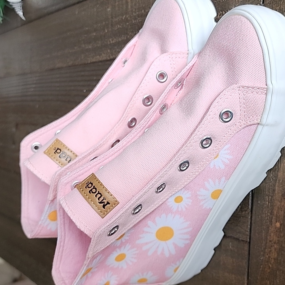Mudd Daisy Print High Tops Youth Sneaker